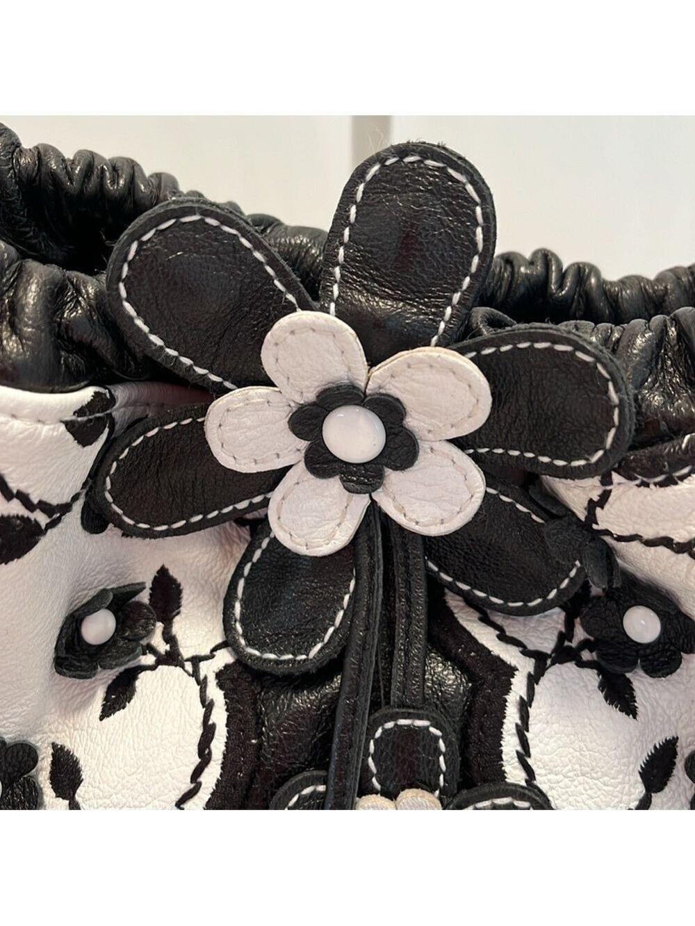 Isabella Fiore Flowers Satchel - Picture 3 of 16
